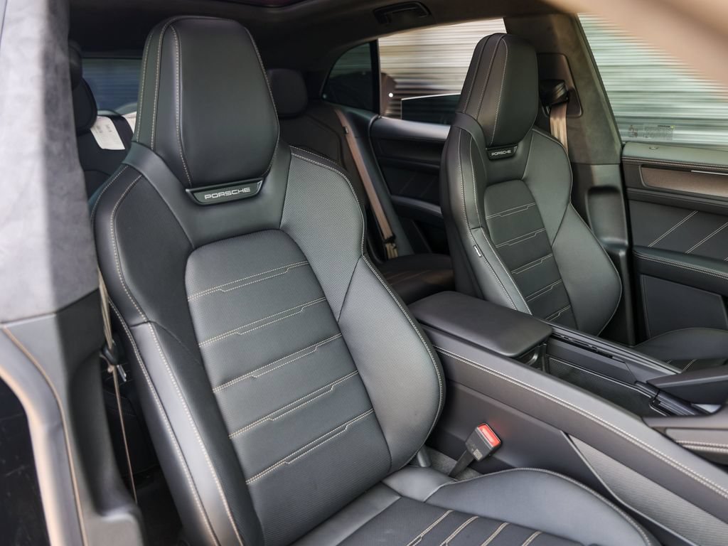 New 2026 Porsche Cayenne Turbo AWD/4WD image 38