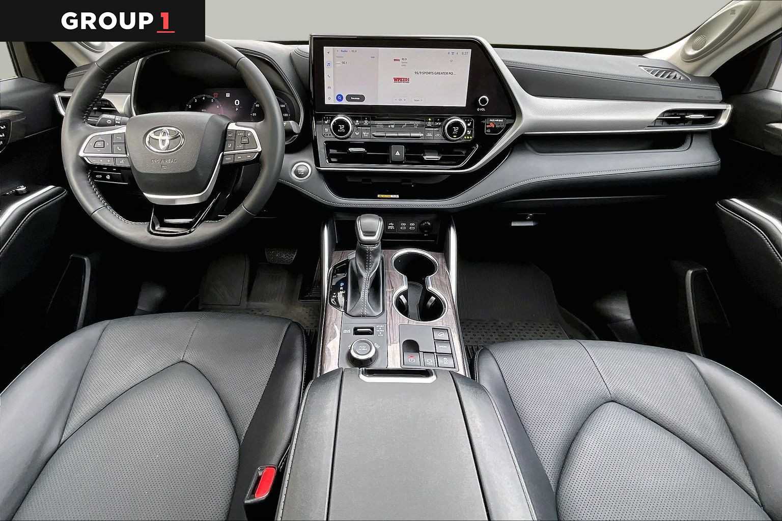 Certified 2025 Toyota Highlander Platinum AWD/4WD image 16