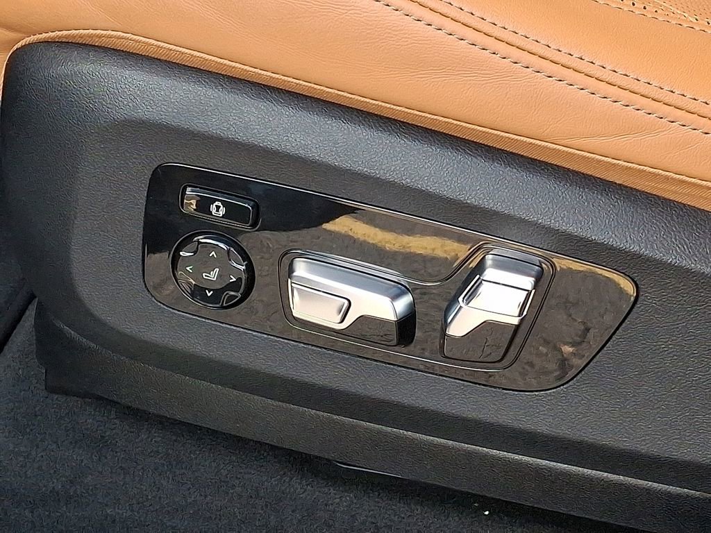 Certified 2023 BMW X5 xDrive45e w/ Executive Package image 10