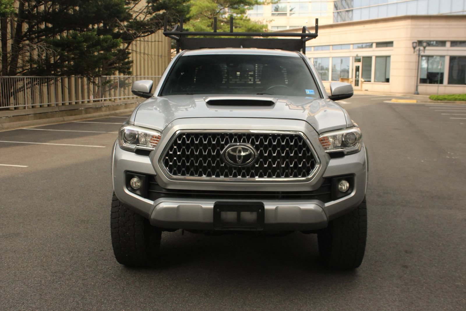 Used 2019 Toyota Tacoma TRD Sport AWD/4WD image 3