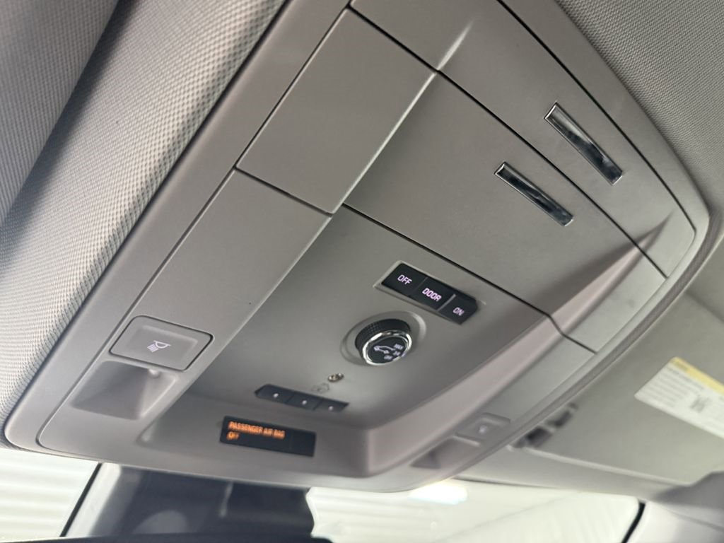 Used 2018 Chevrolet Suburban LT image 23