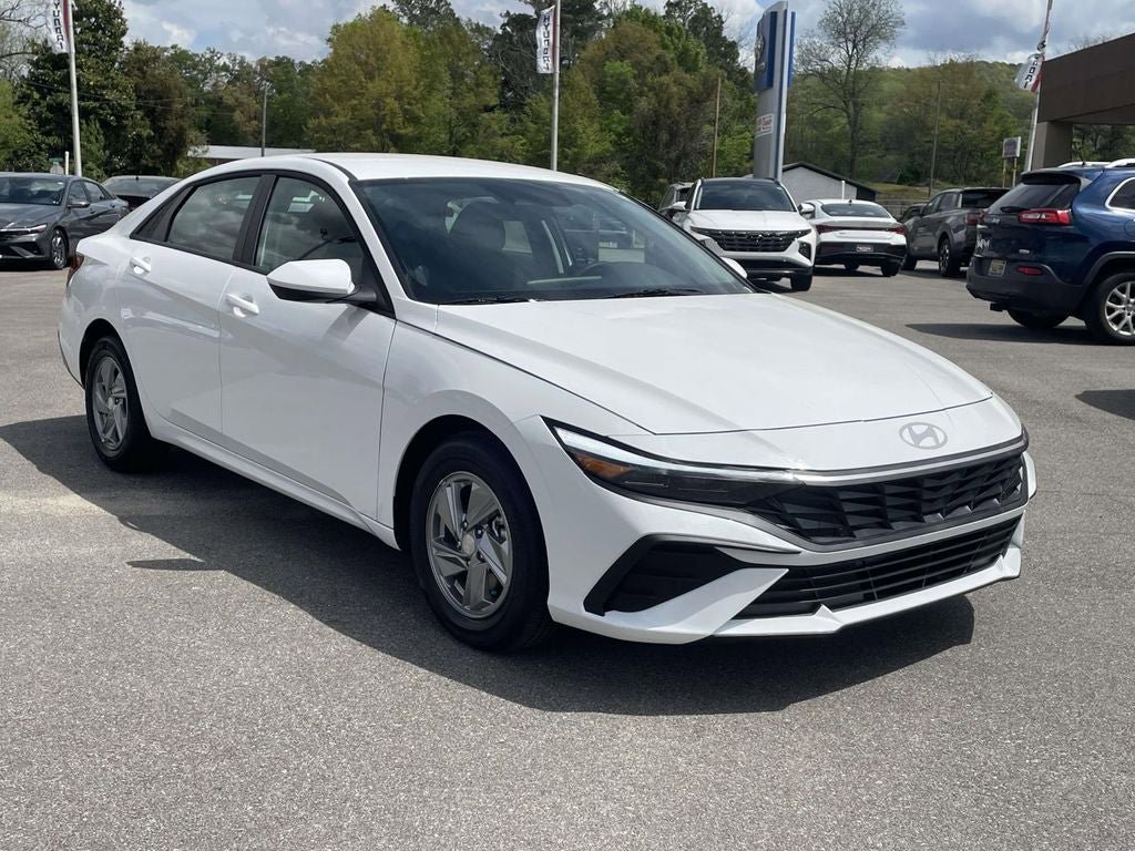 New 2026 Hyundai Elantra SE image 4