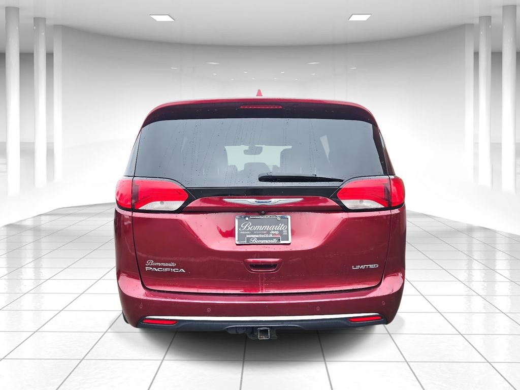 Used 2018 Chrysler Pacifica Limited image 4