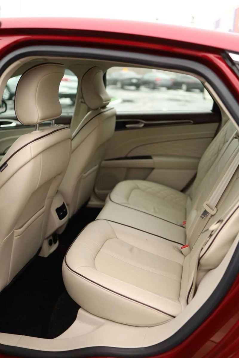 Used 2017 Ford Fusion Platinum image 31
