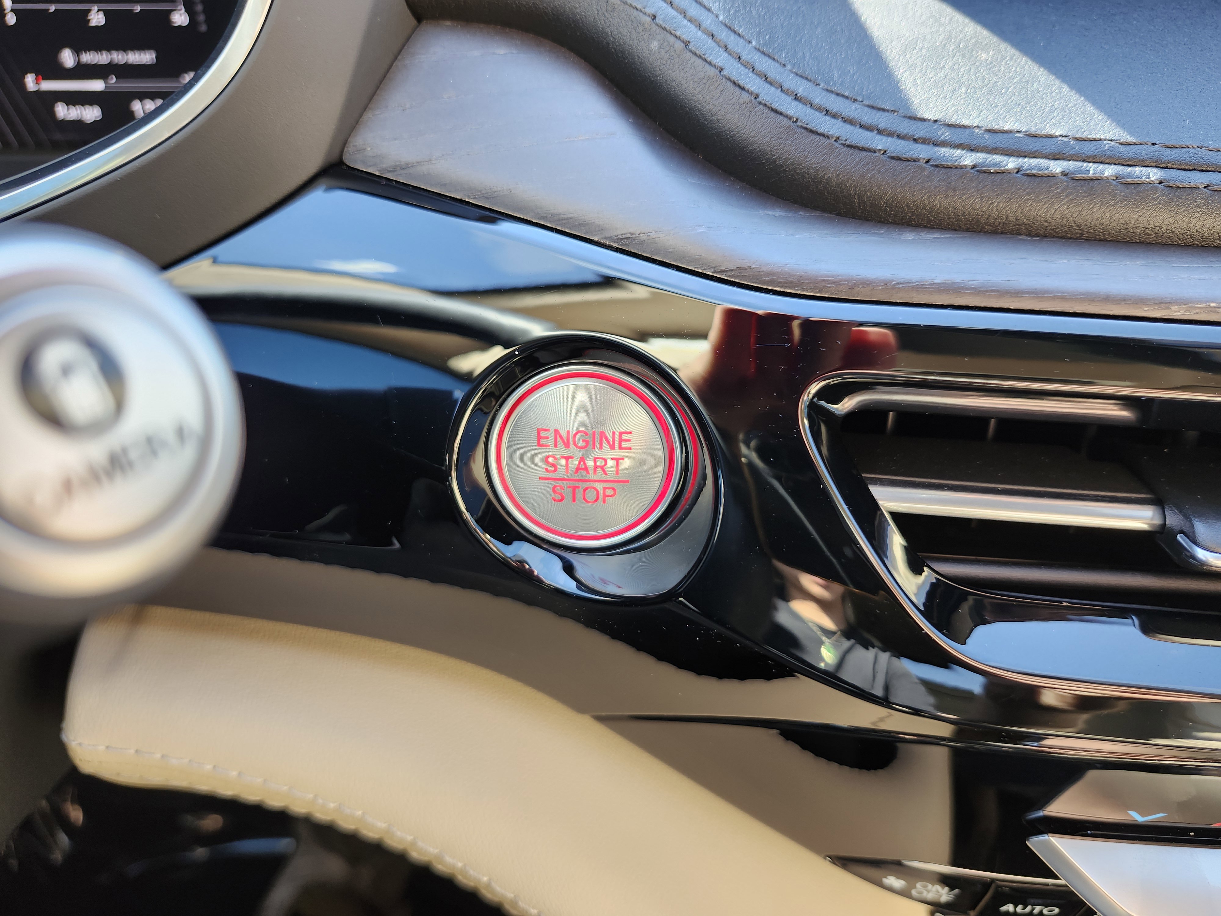 Used 2023 Acura MDX SH-AWD w/ Advance Package image 9