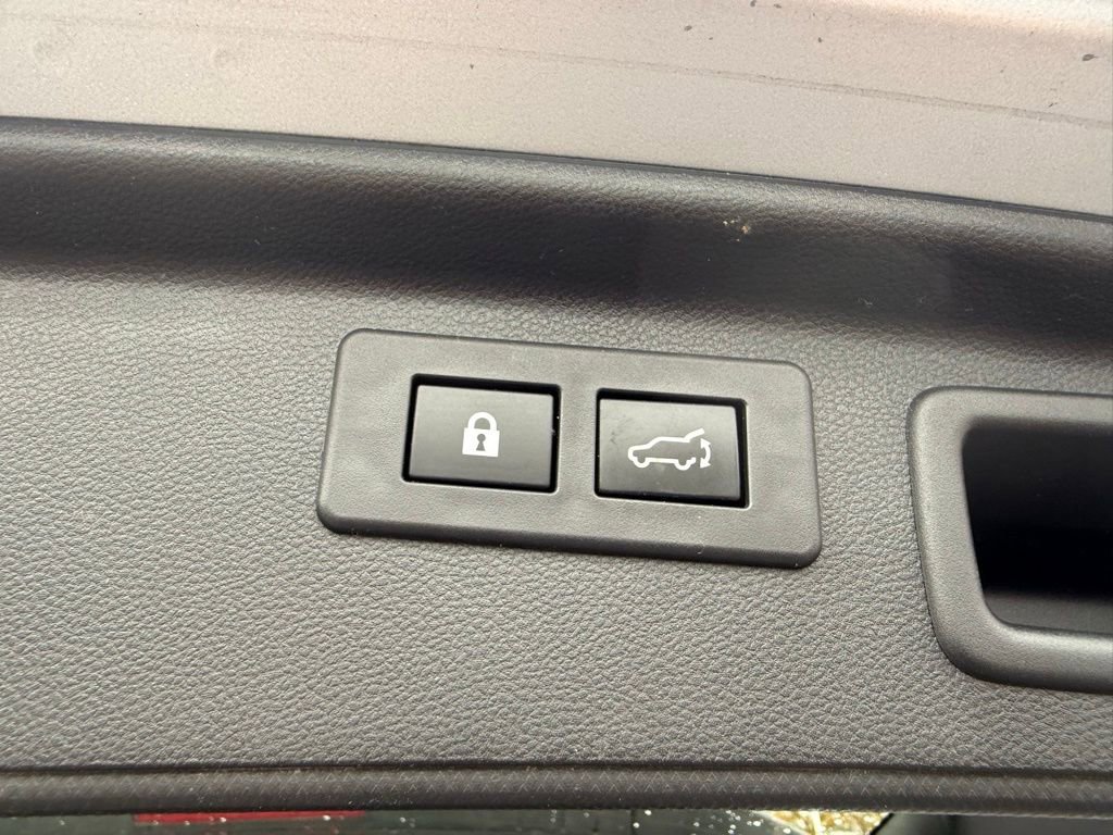 Used 2023 Subaru Forester Touring image 19