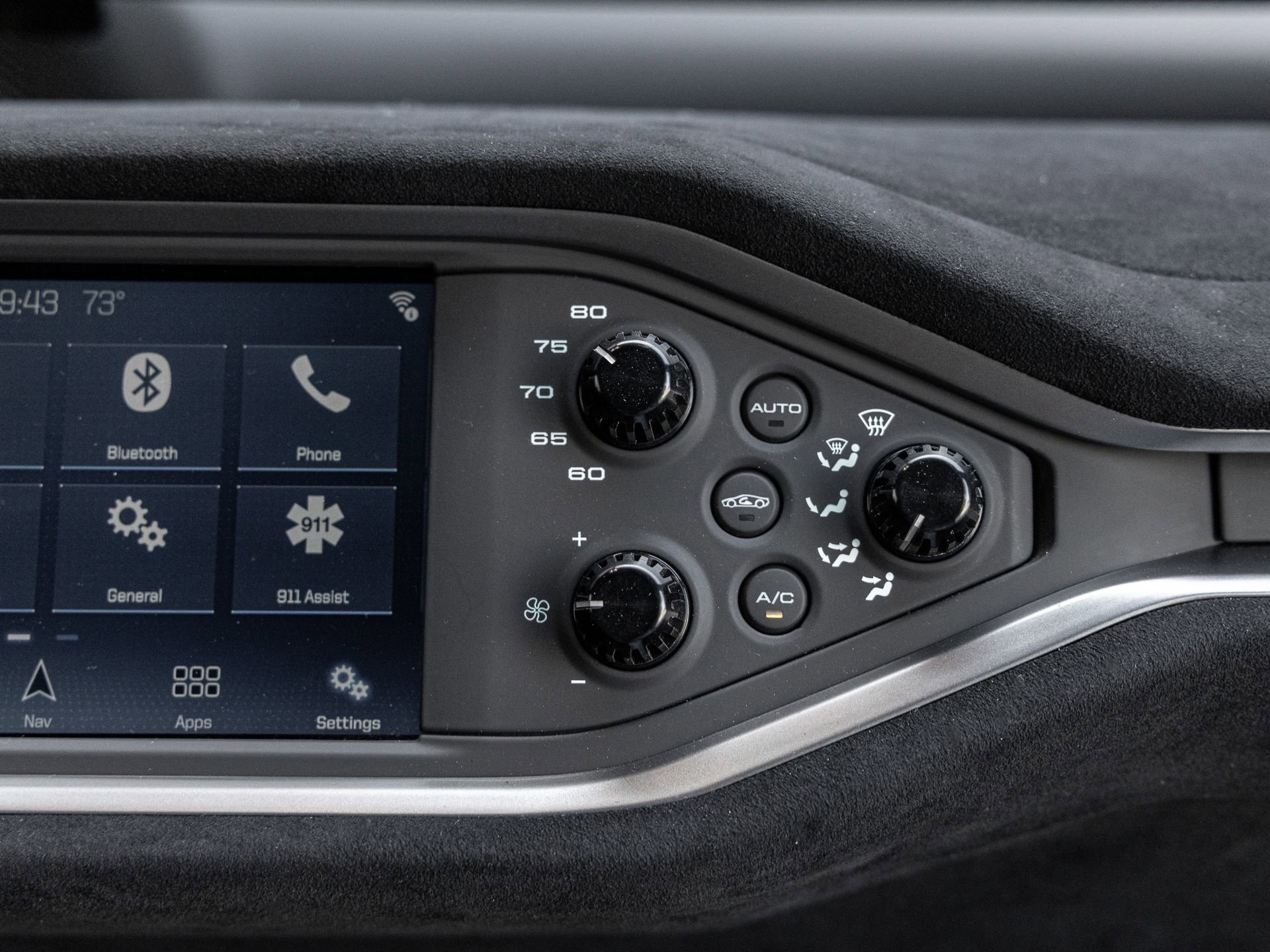 Used 2018 Ford GT image 22