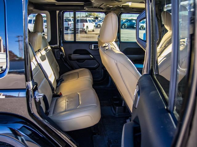 Used 2018 Jeep Wrangler Unlimited Sahara AWD/4WD image 21