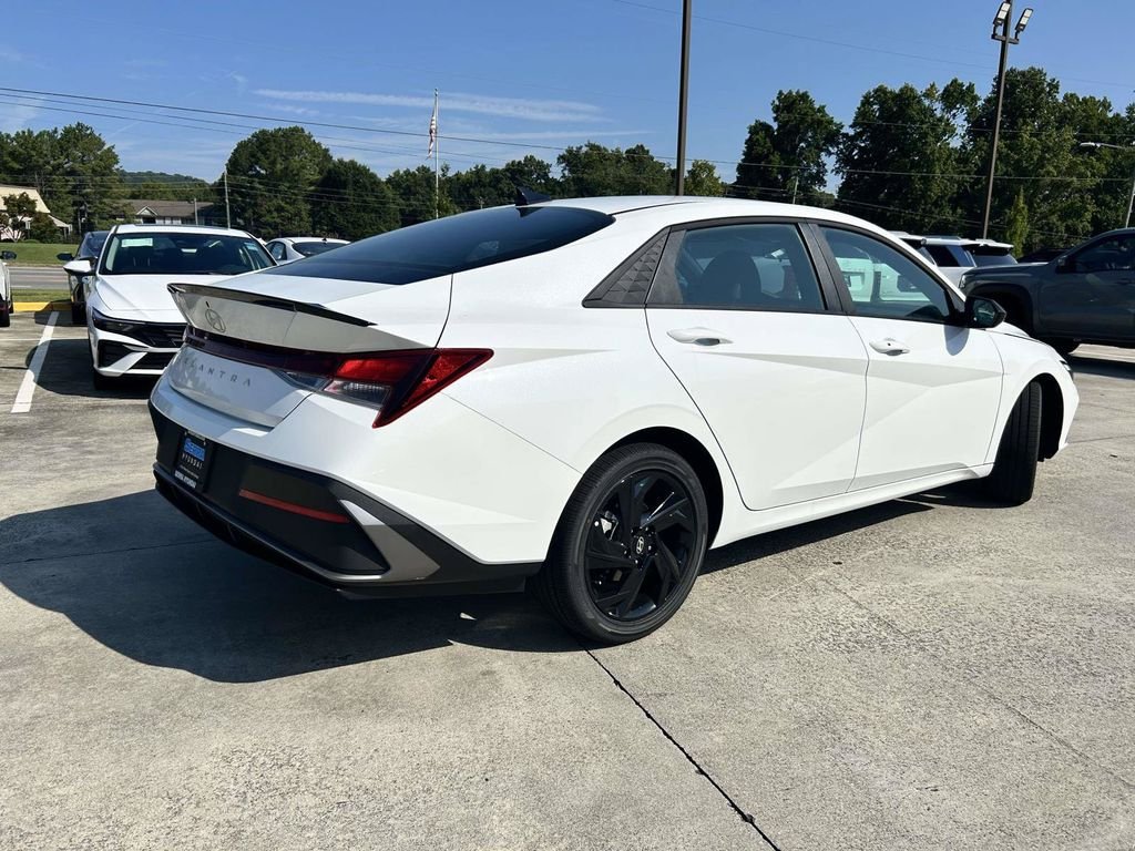 New 2026 Hyundai Elantra SEL Sport FWD image 3
