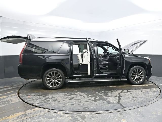 Used 2020 Cadillac Escalade ESV Platinum w/ Escalade Sport Edition image 60