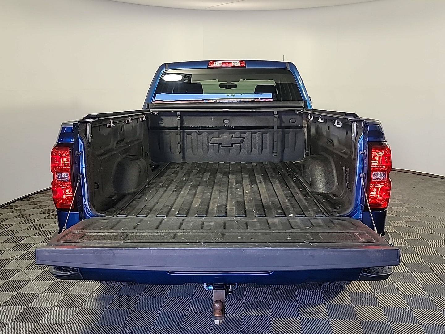 Used 2018 Chevrolet Silverado 1500 LT w/ Texas Edition AWD/4WD image 6