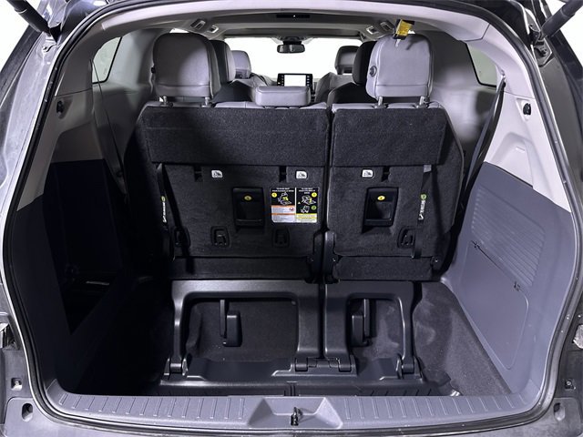 Used 2024 Toyota Sienna XLE image 27
