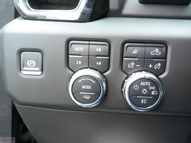 Used 2024 GMC Sierra 3500 Denali w/ Denali Reserve Package image 25