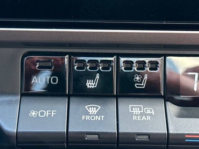 Used 2025 Toyota Camry XSE w/ Premium Plus Package image 33