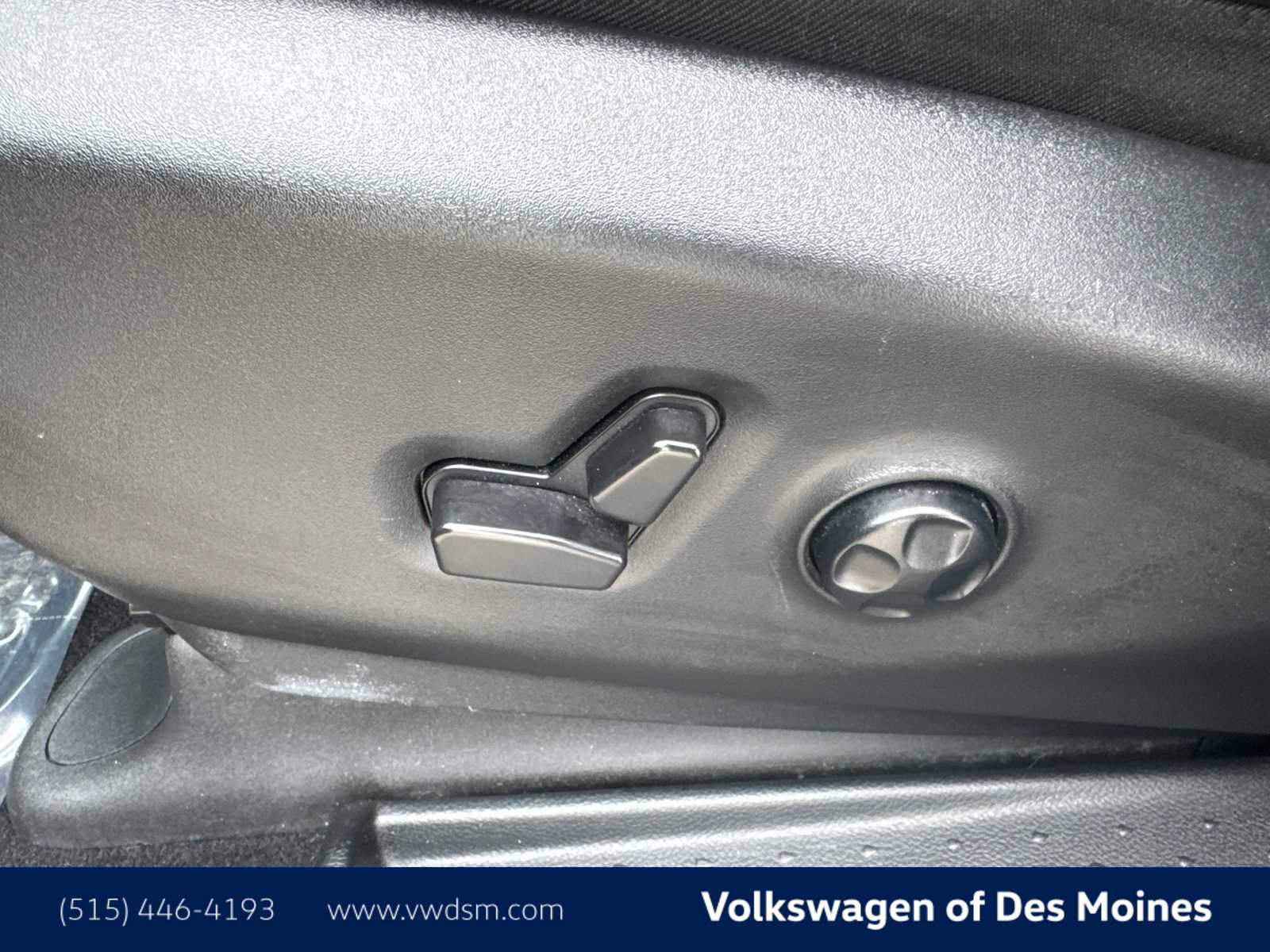 Used 2025 Chrysler Pacifica Limited image 18