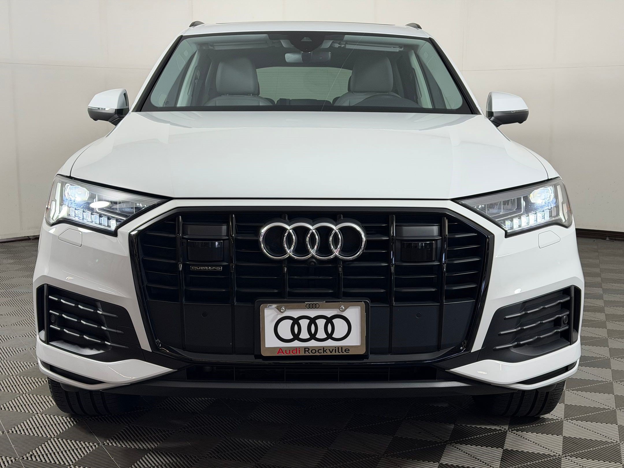 Used 2023 Audi Q7 2.0T Premium Plus w/ Premium Plus Package AWD/4WD image 6