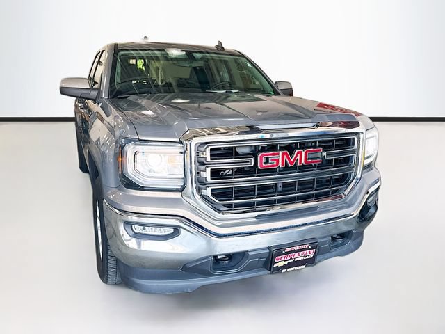 Used 2017 GMC Sierra 1500 SLE w/ SLE Value Package AWD/4WD image 3