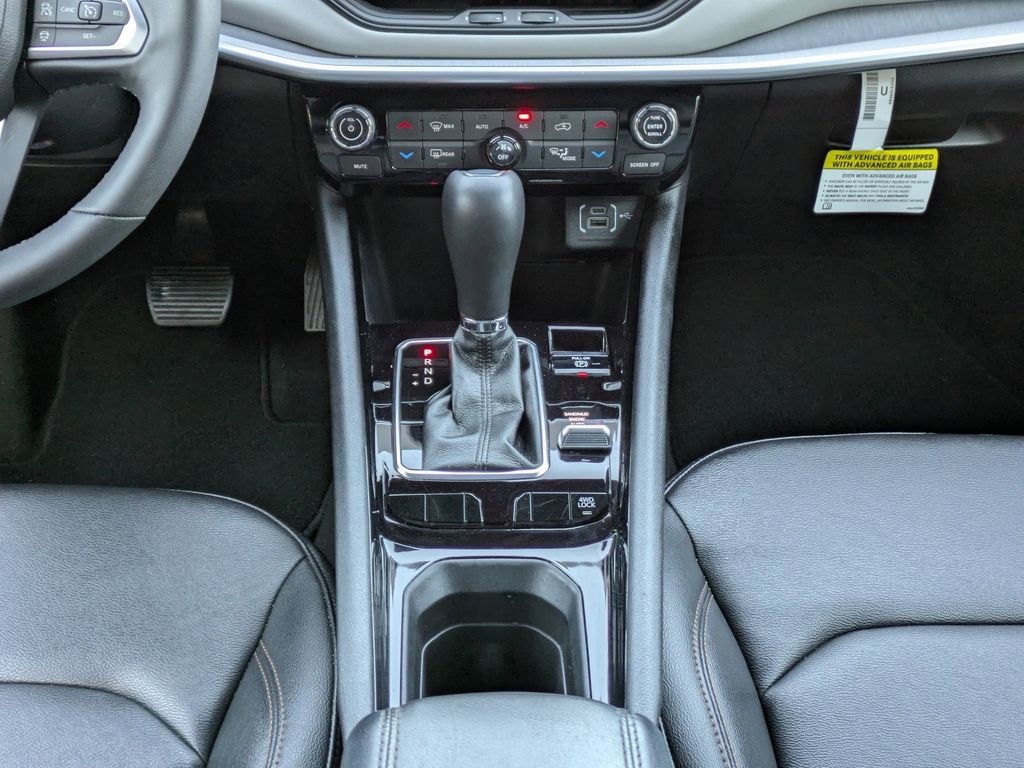 Used 2024 Jeep Compass Limited image 18