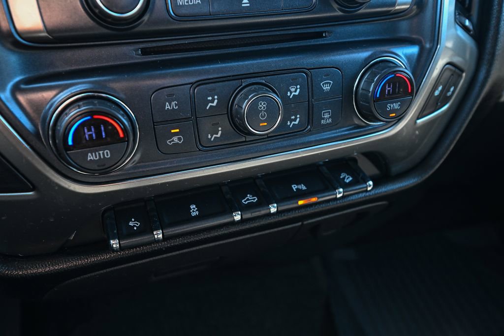 Used 2018 Chevrolet Silverado 1500 LT w/ All Star Edition image 35