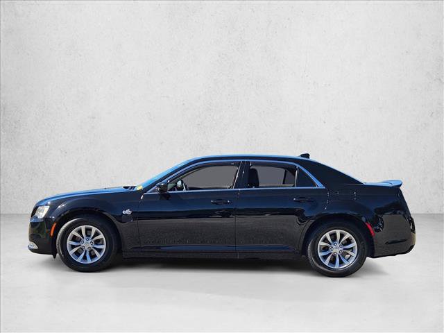 Used 2022 Chrysler 300 Touring RWD image 5