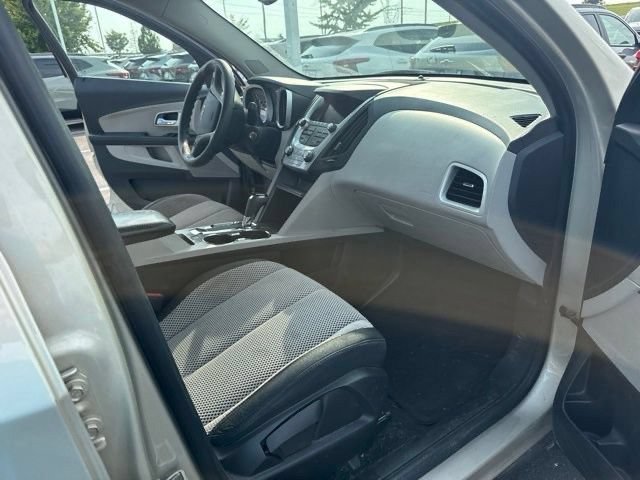 Used 2016 Chevrolet Equinox LS FWD image 11