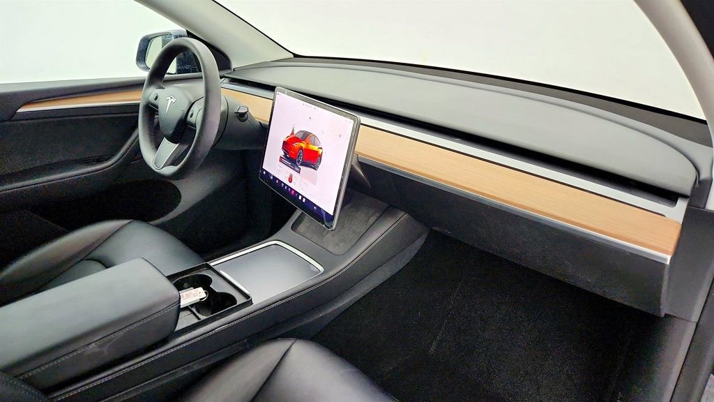 Used 2025 Tesla Model Y Long Range image 28
