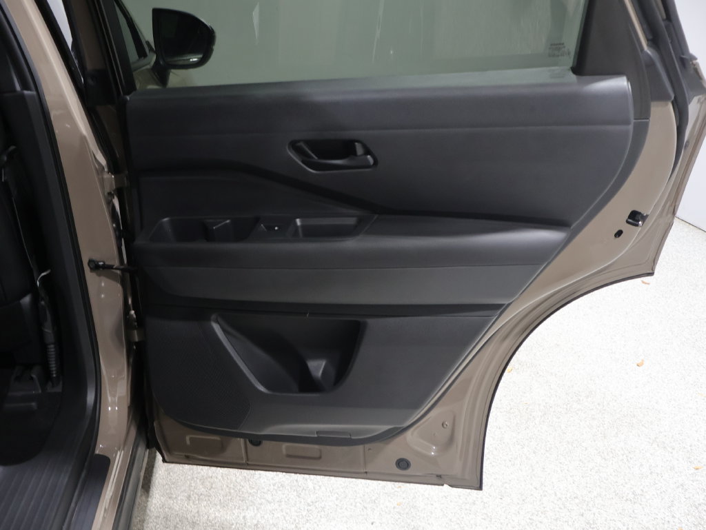 Used 2024 Nissan Pathfinder Rock Creek AWD/4WD image 21