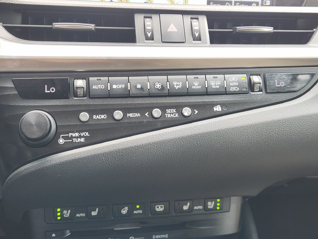 Used 2019 Lexus ES 350 Ultra Luxury w/ Accessory Package 2 FWD image 18