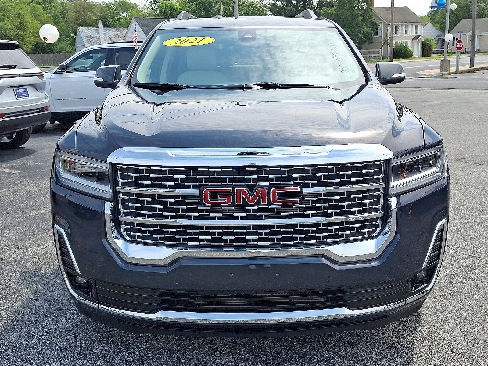 Used 2021 GMC Acadia Denali FWD image 2