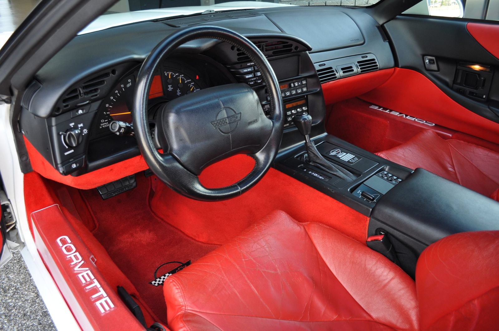 Used 1996 Chevrolet Corvette Coupe RWD image 32