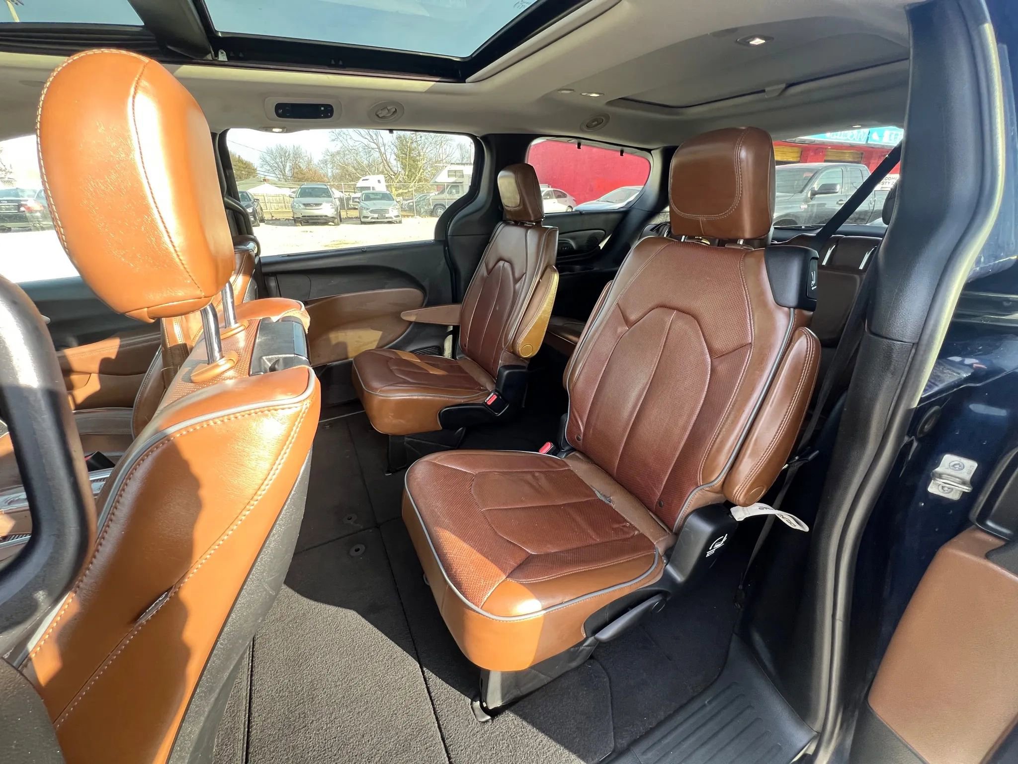 Used 2017 Chrysler Pacifica Limited image 14