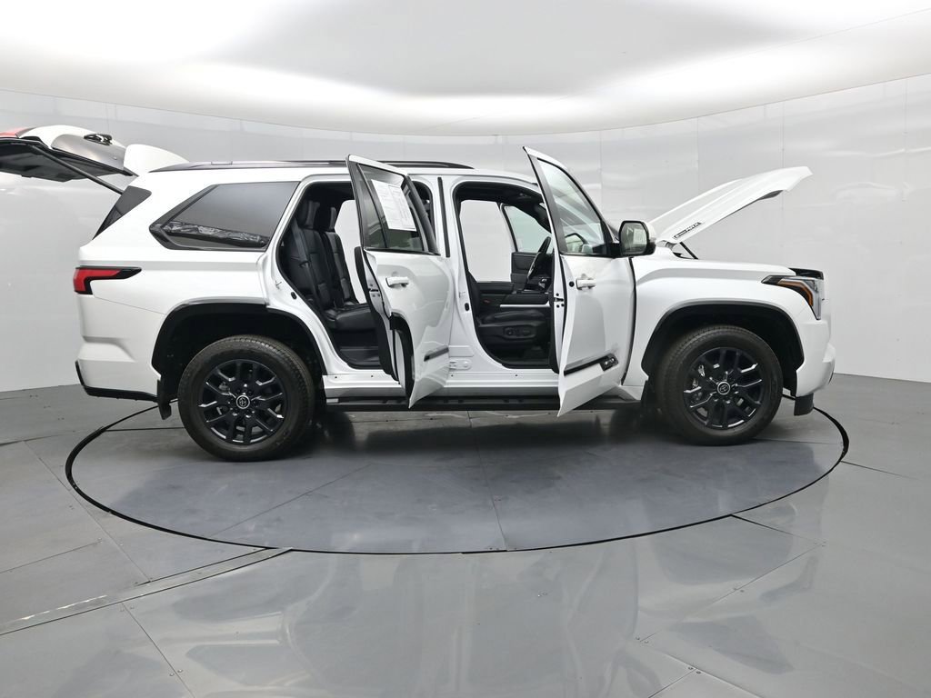 Used 2024 Toyota Sequoia Platinum image 3