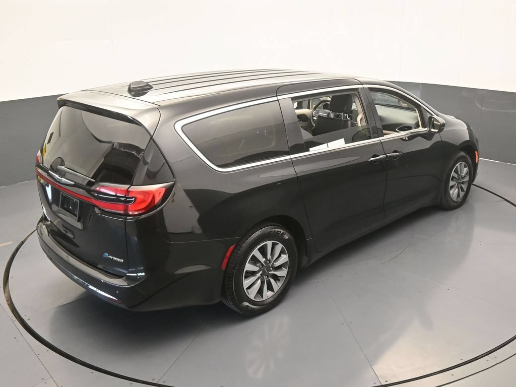 Used 2023 Chrysler Pacifica Touring-L FWD image 51