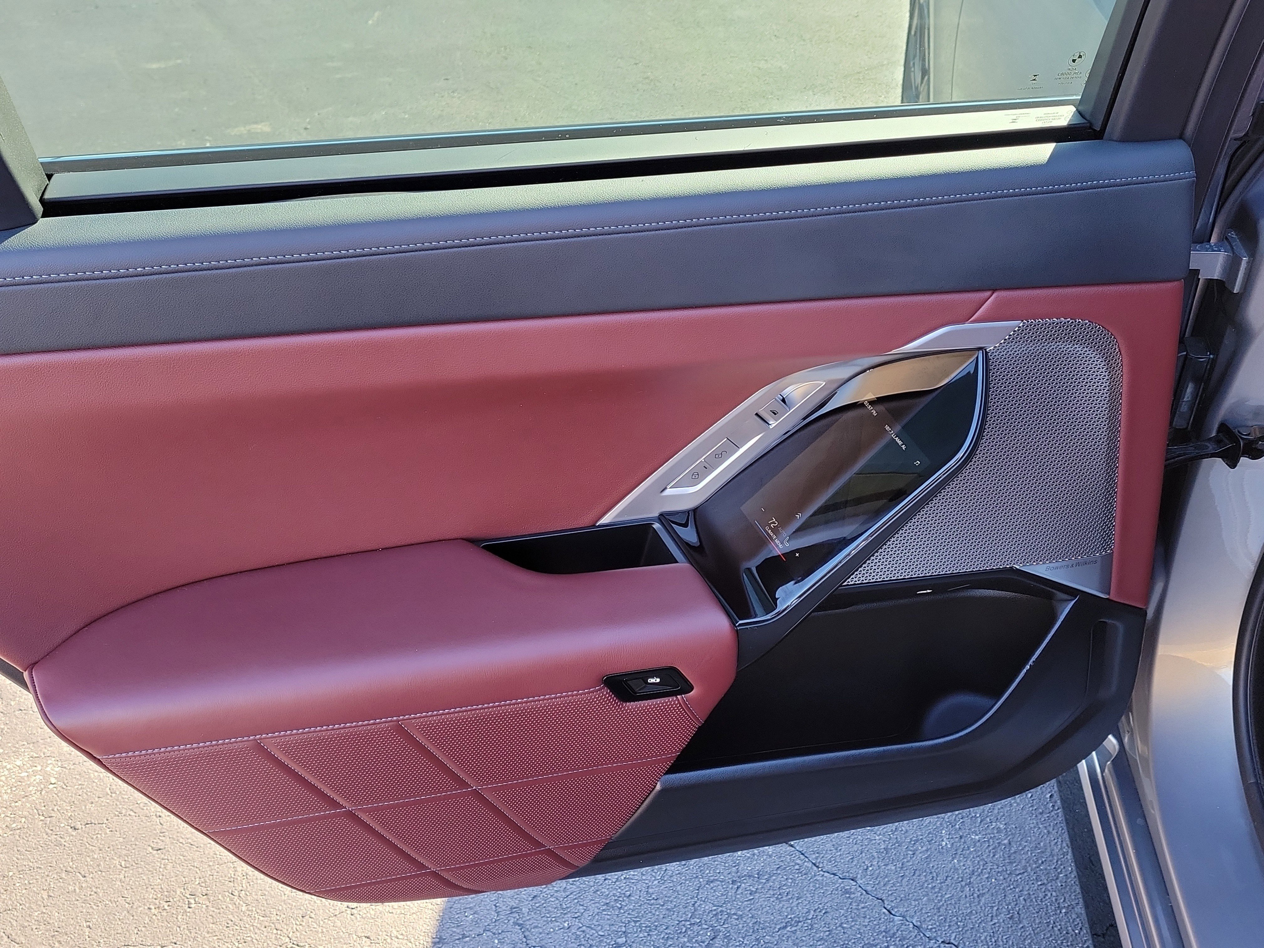 Used 2023 BMW 740i image 9