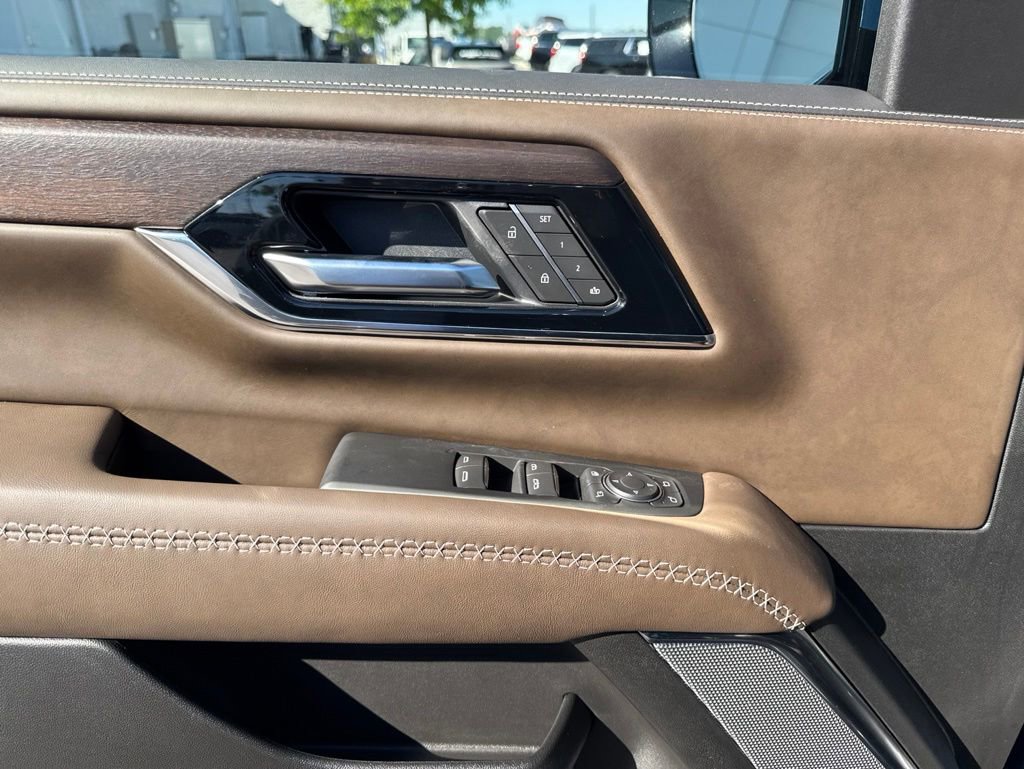 New 2026 GMC Yukon XL Denali Ultimate AWD/4WD image 11