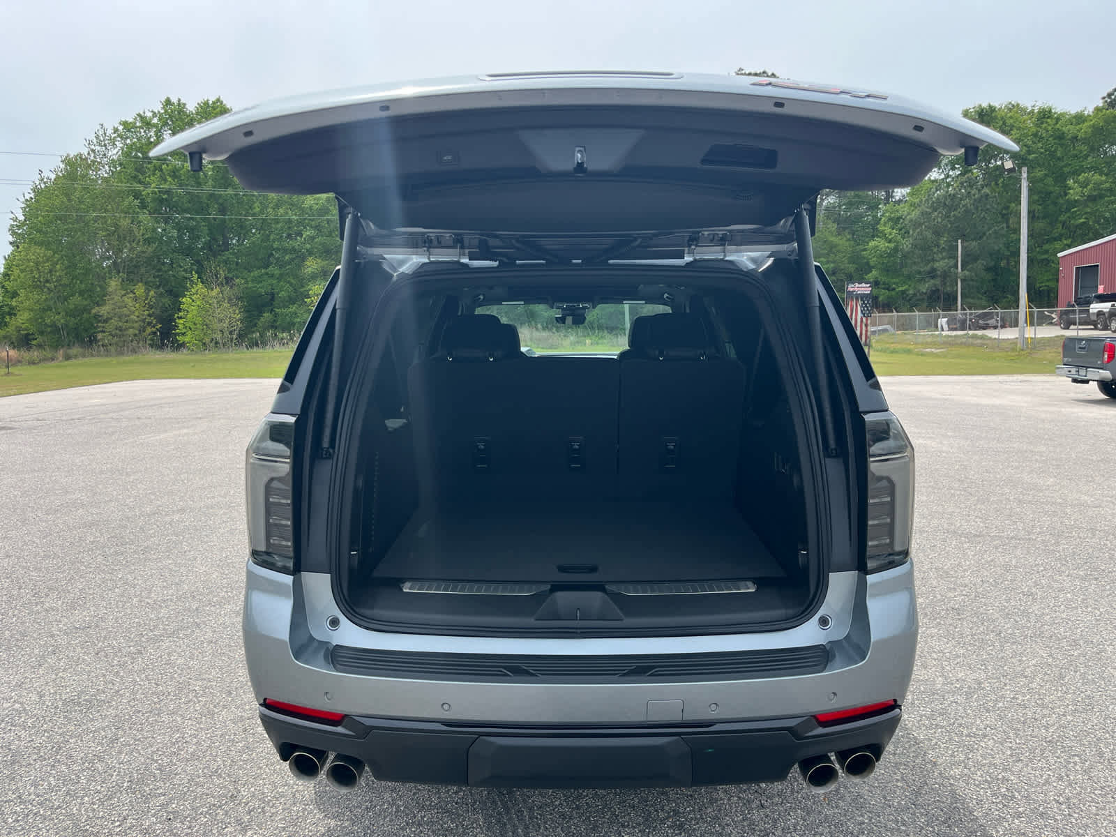 New 2026 Chevrolet Suburban RST image 11