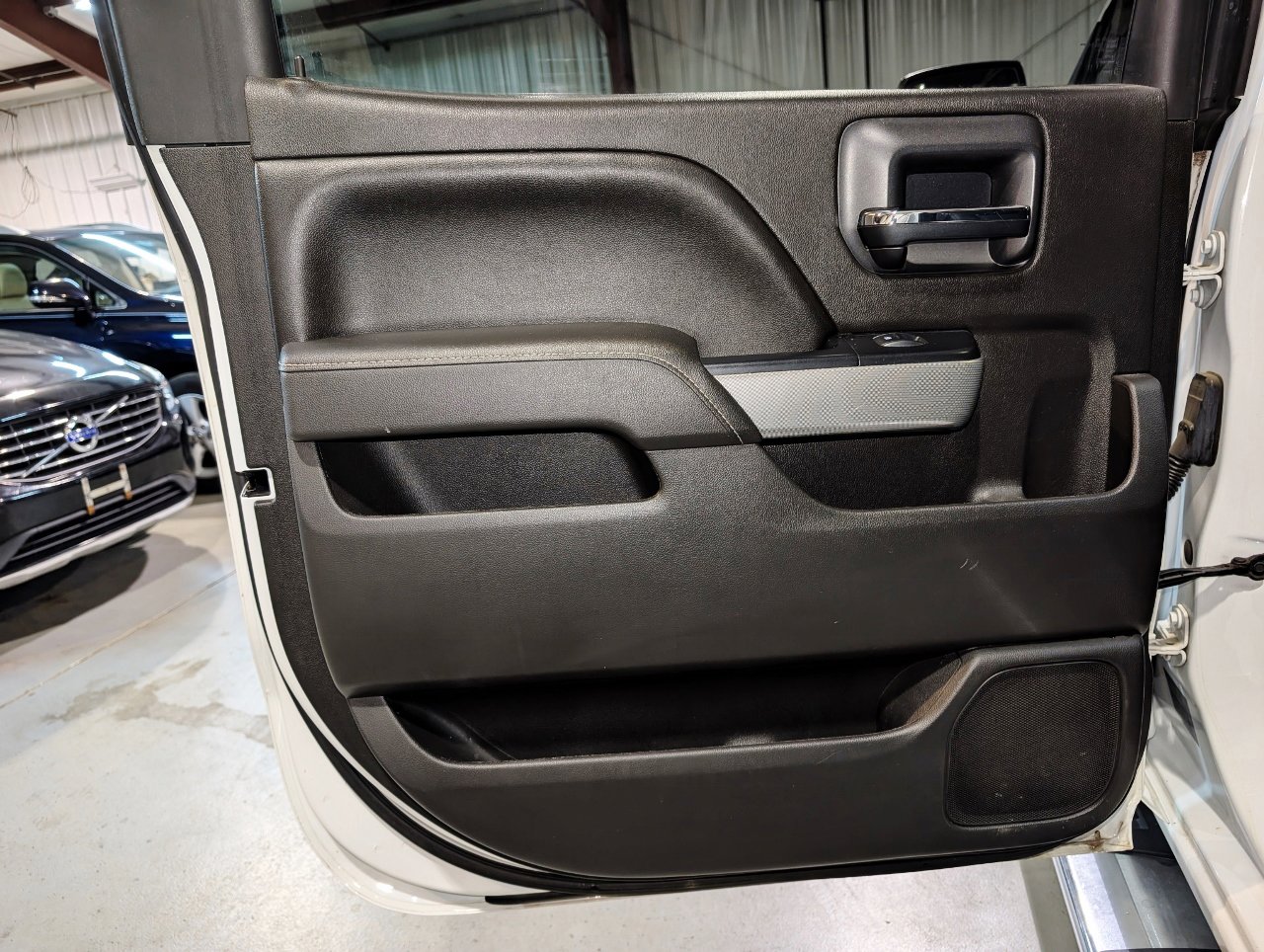 Used 2017 Chevrolet Silverado 1500 LTZ Z71 image 19