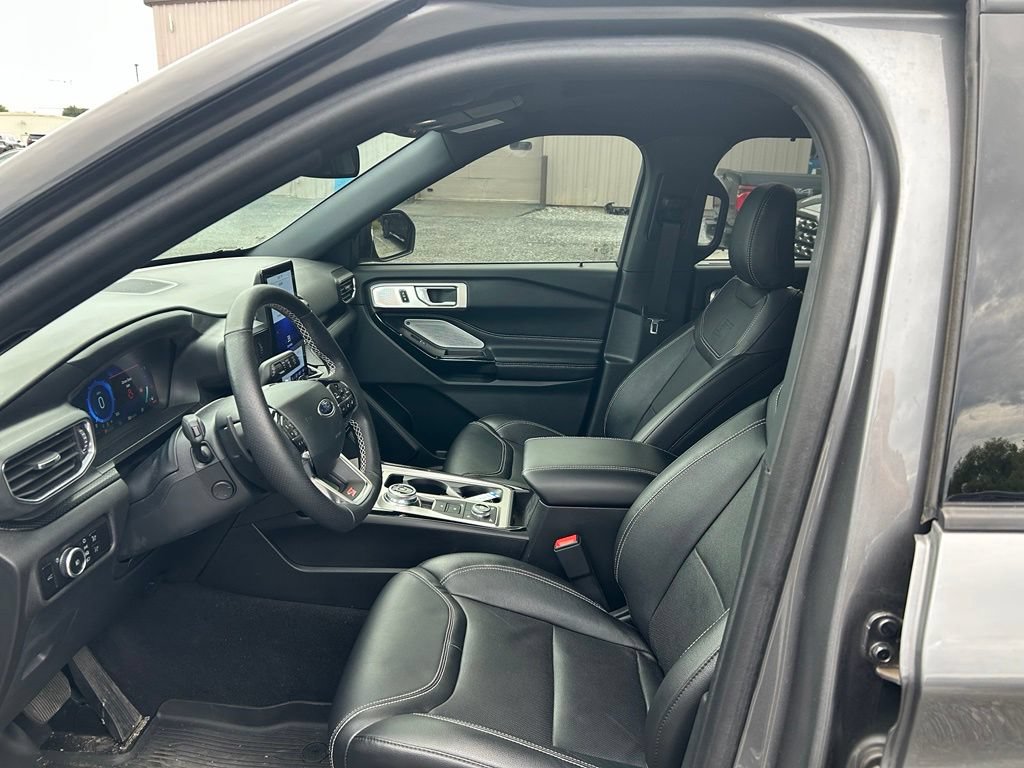 Used 2023 Ford Explorer ST w/ Equipment Group 401A AWD/4WD image 4