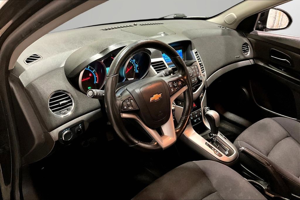 Used 2014 Chevrolet Cruze LT image 15