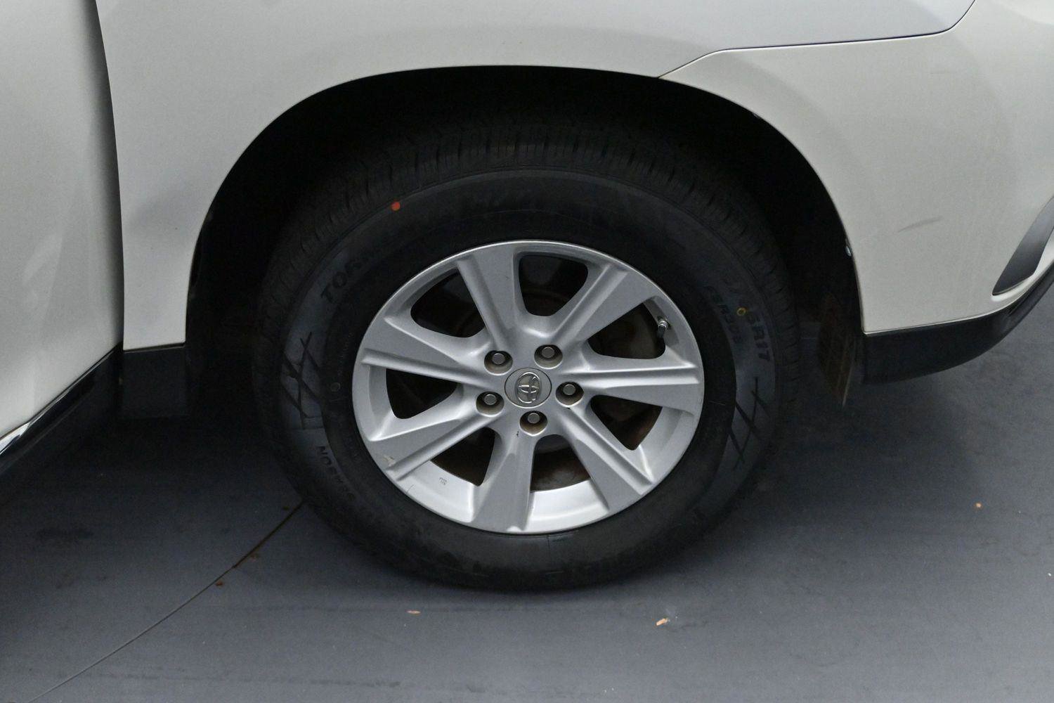 Used 2012 Toyota Highlander SE w/ Tow Pkg FWD image 34