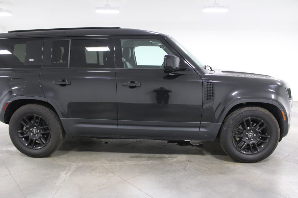 Used 2024 Land Rover Defender 110 S image 11
