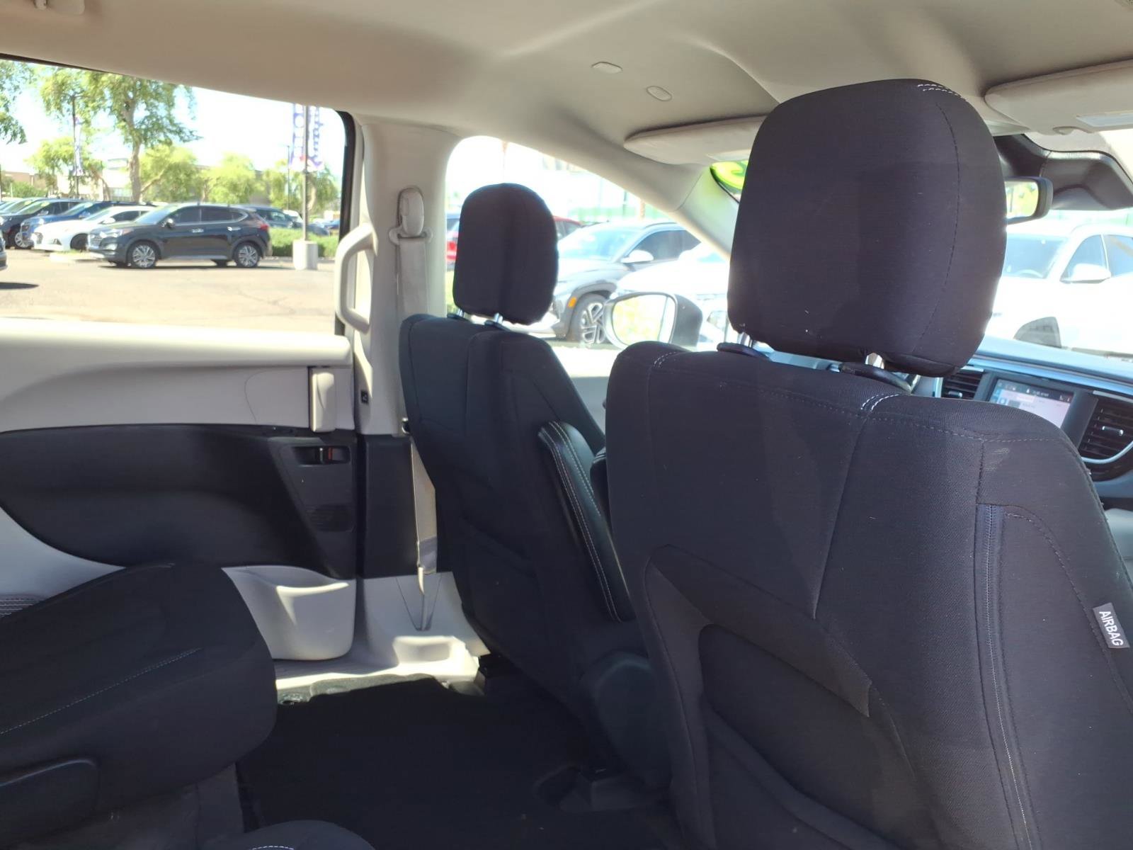 Used 2023 Chrysler Voyager LX image 13