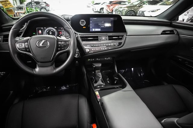 Certified 2025 Lexus ES 300h w/ Premium Package FWD image 19
