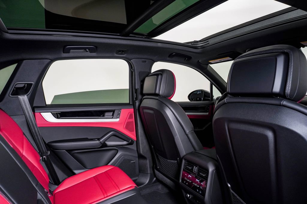 New 2026 Porsche Cayenne AWD/4WD image 16