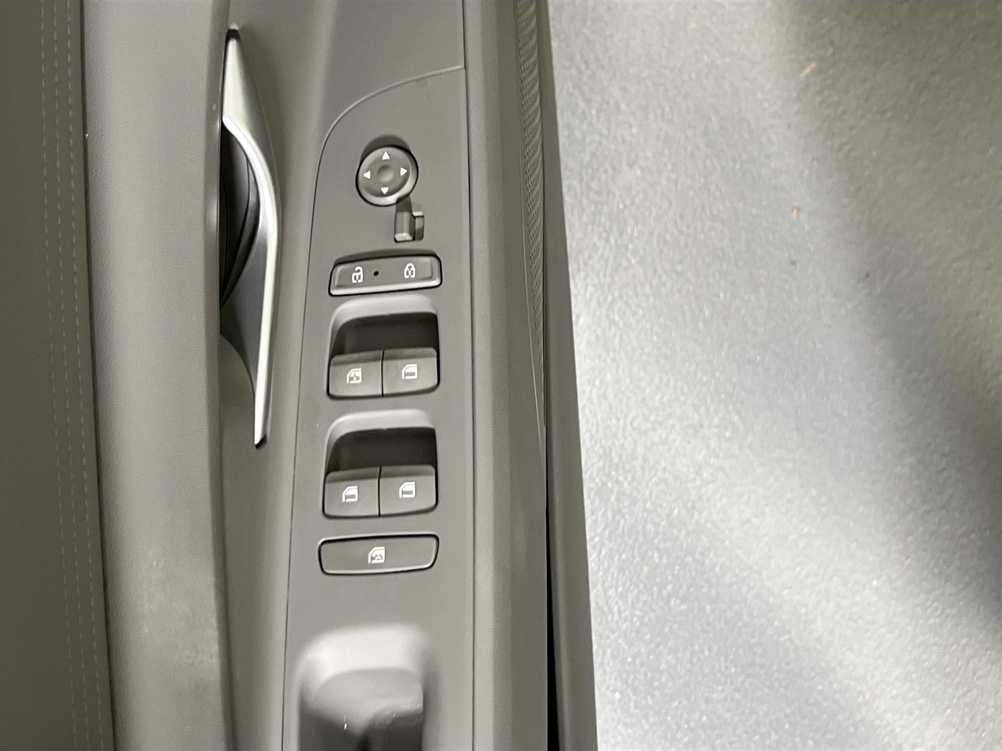 Used 2024 Hyundai Elantra SEL image 18