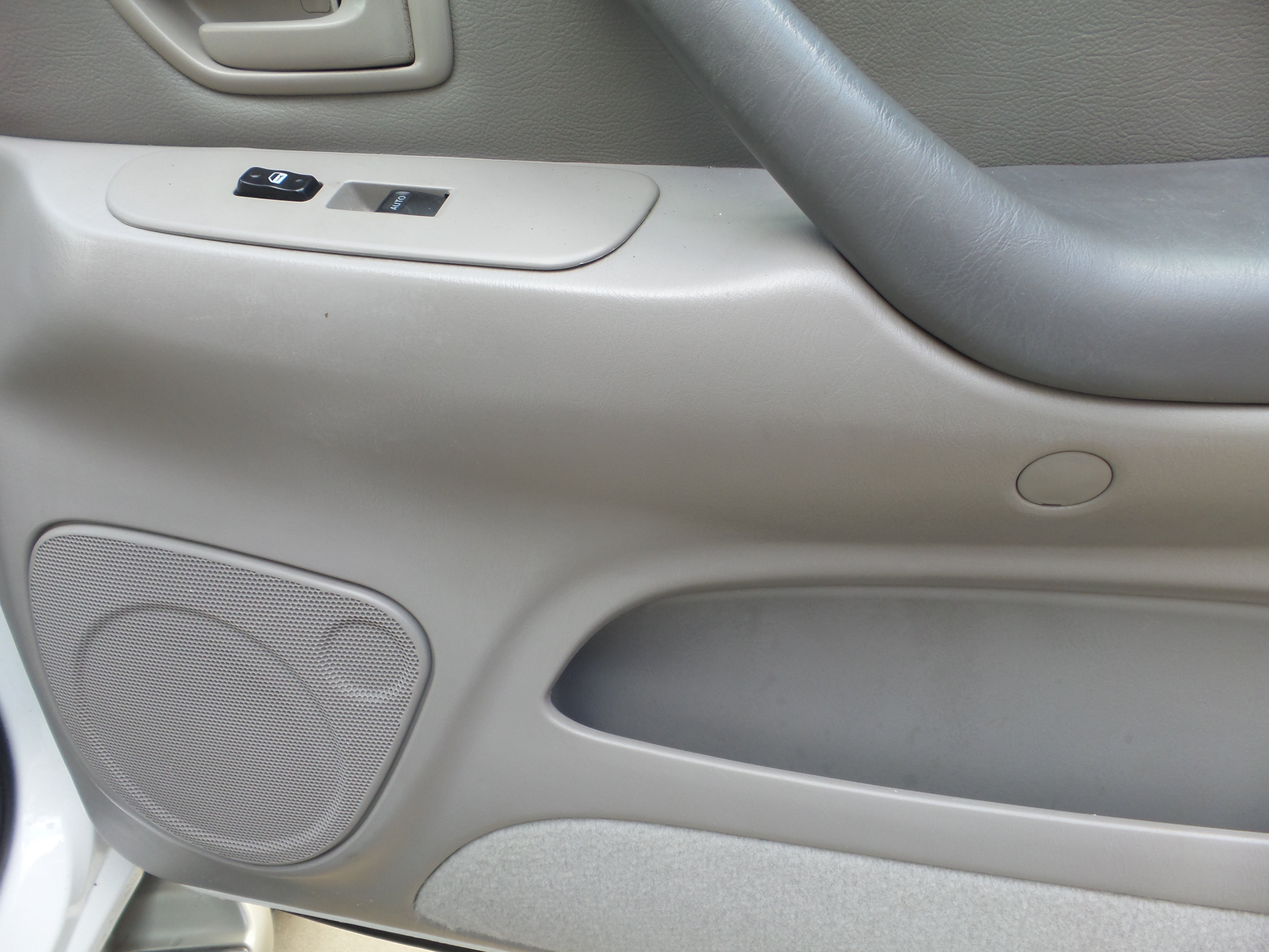 Used 2001 Toyota Sequoia SR5 AWD/4WD image 73