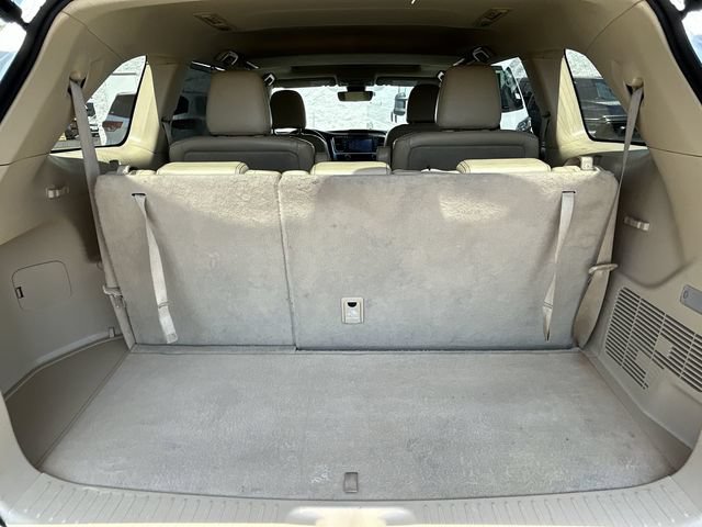 Used 2018 Toyota Highlander XLE FWD image 16