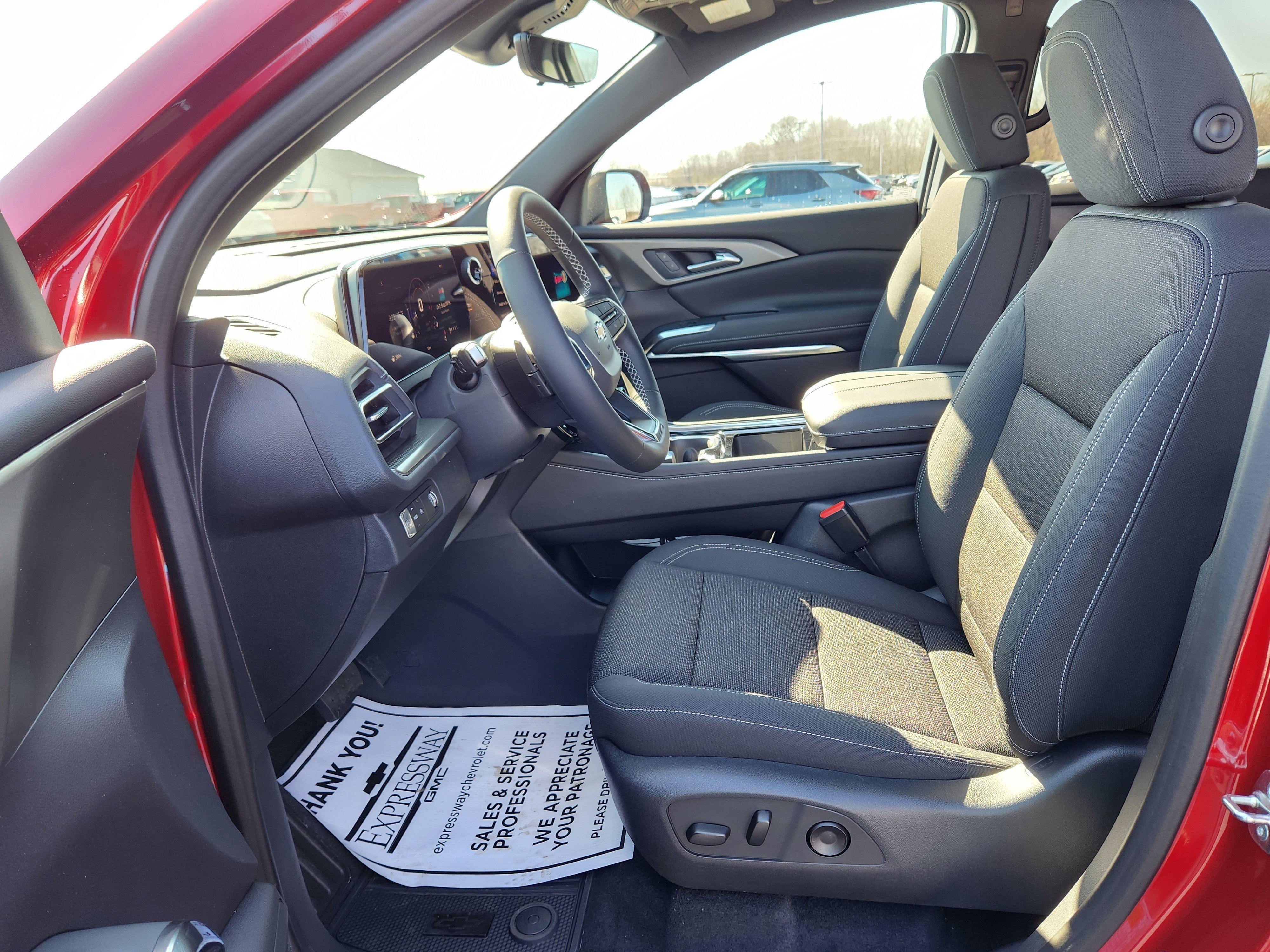 New 2026 Chevrolet Traverse LT w/ Driver Confidence Package image 10