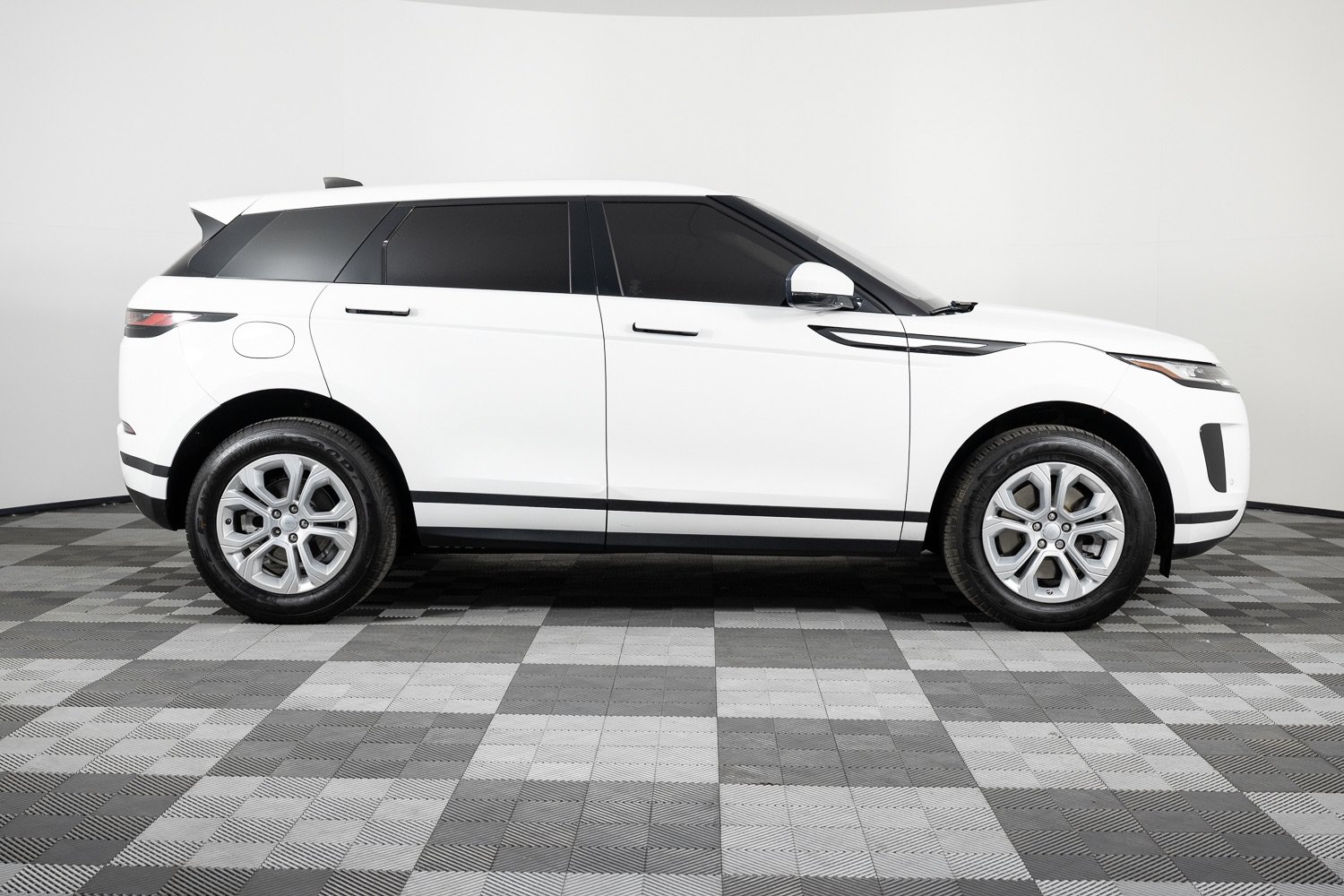 Used 2020 Land Rover Range Rover Evoque S AWD/4WD image 9
