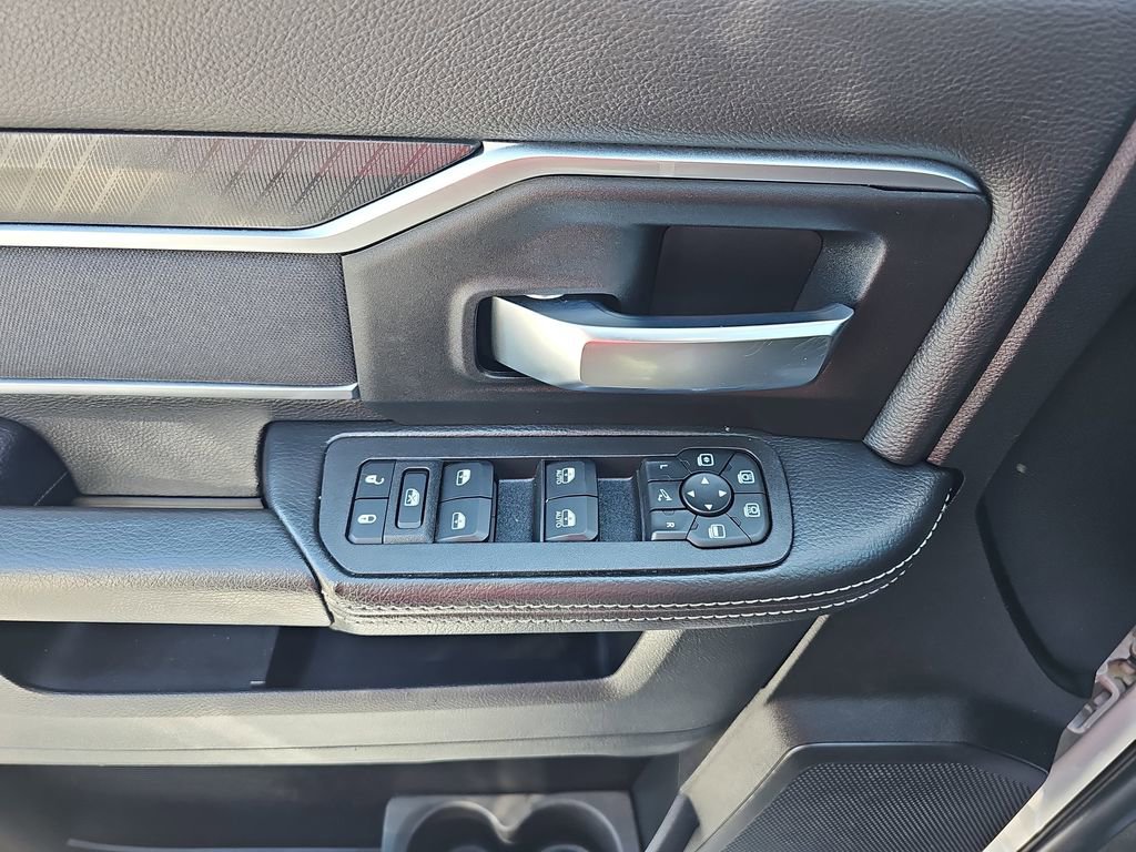 Used 2025 RAM 2500 Big Horn AWD/4WD image 32